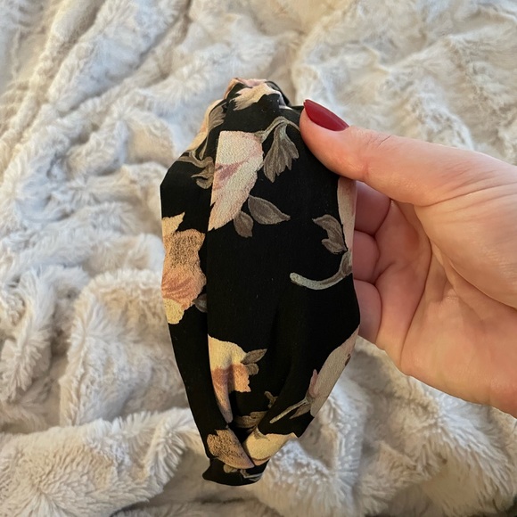 Two Floral Nordstrom Knot Headbands - Picture 8 of 8